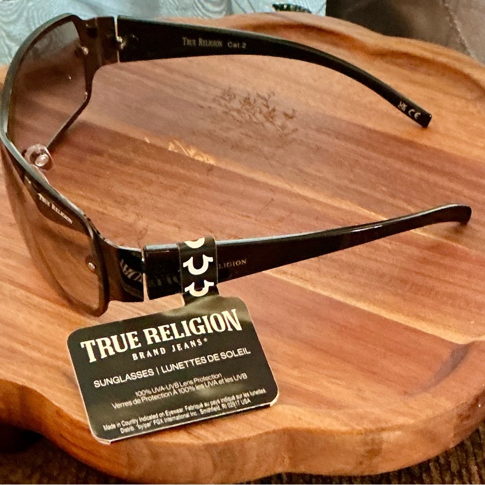 True Religion Black Tinted Shield Sunglasses - Picture 2 of 14